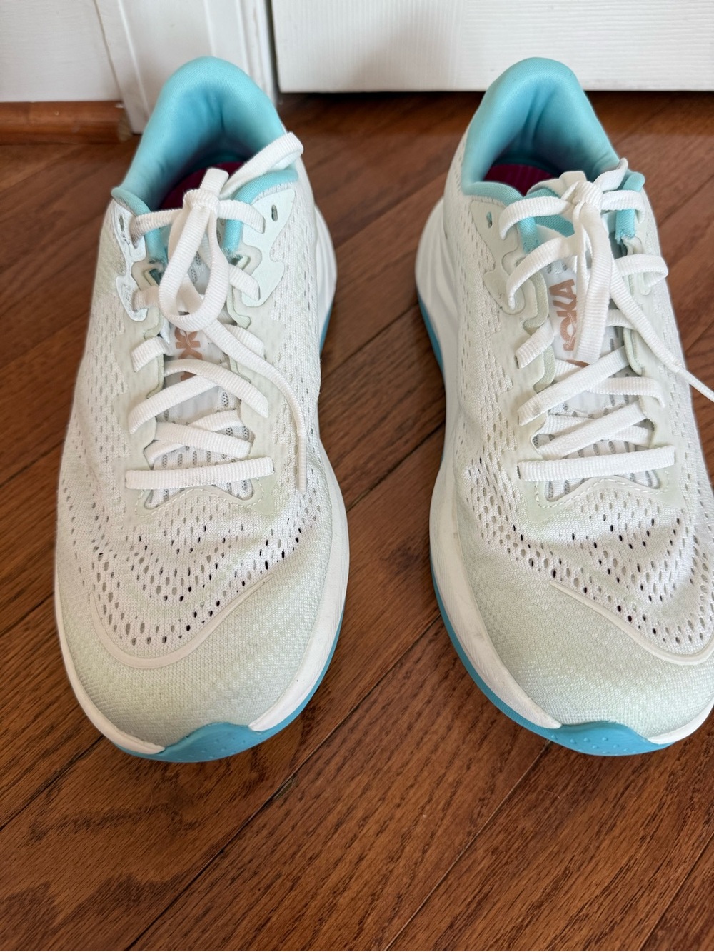 Hoka Women's Size 8 White and Teal Athletic Rincon 4 Running Shoes